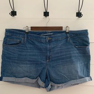 Universal threads cuffed jean shorts 24w